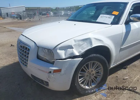 2010 Chrysler 300 Touring/Signature Series/Executive Series from USA, damaged, VIN 2C3CA5CV9AH264527